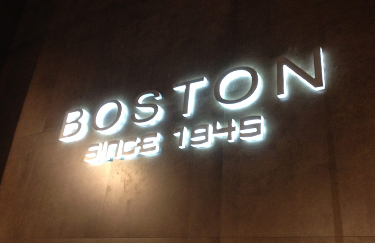 Letras corporeas Boston since 1945