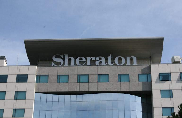 Letras corpóreas sheraton