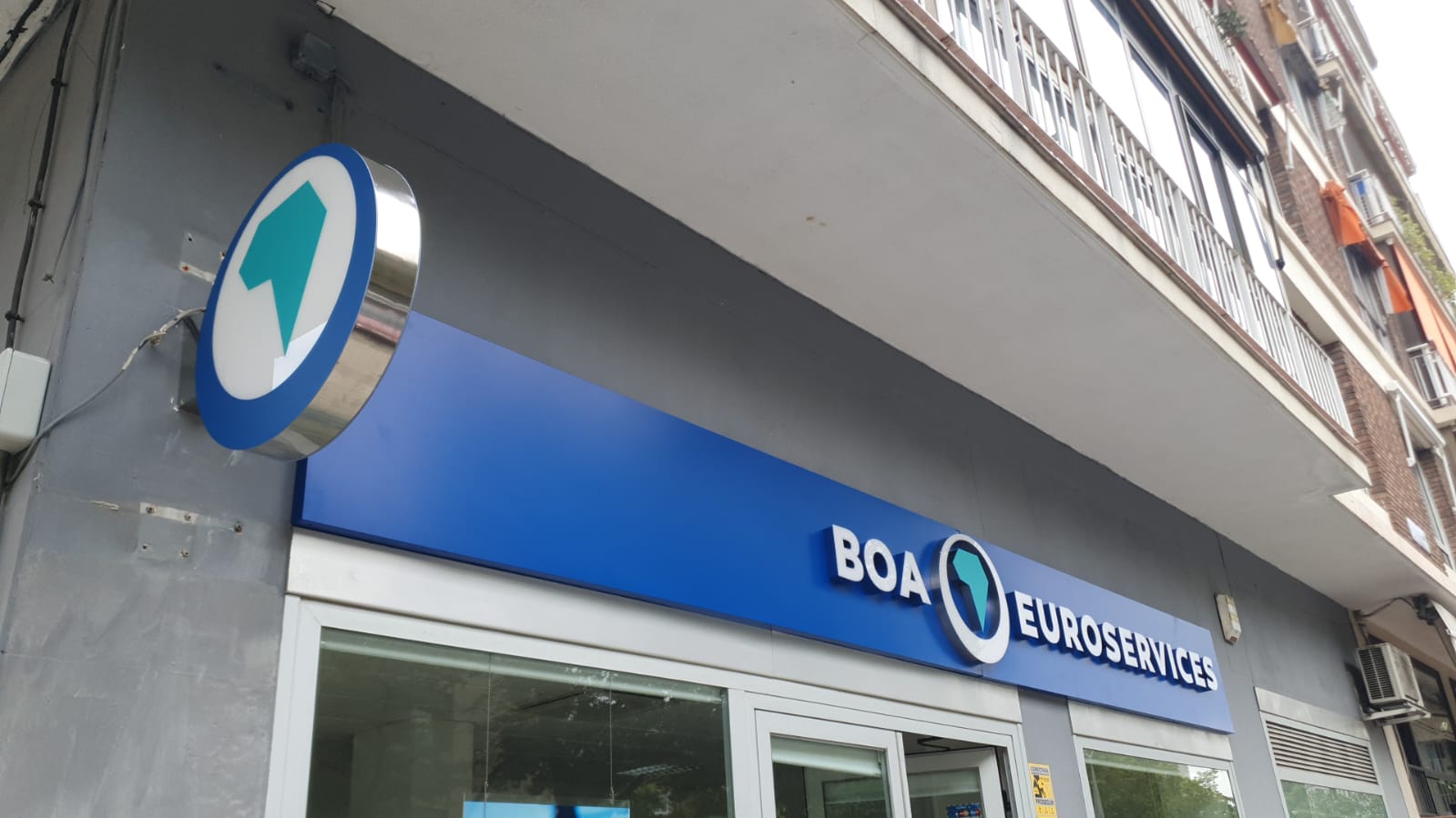 letras corpóreas exterior